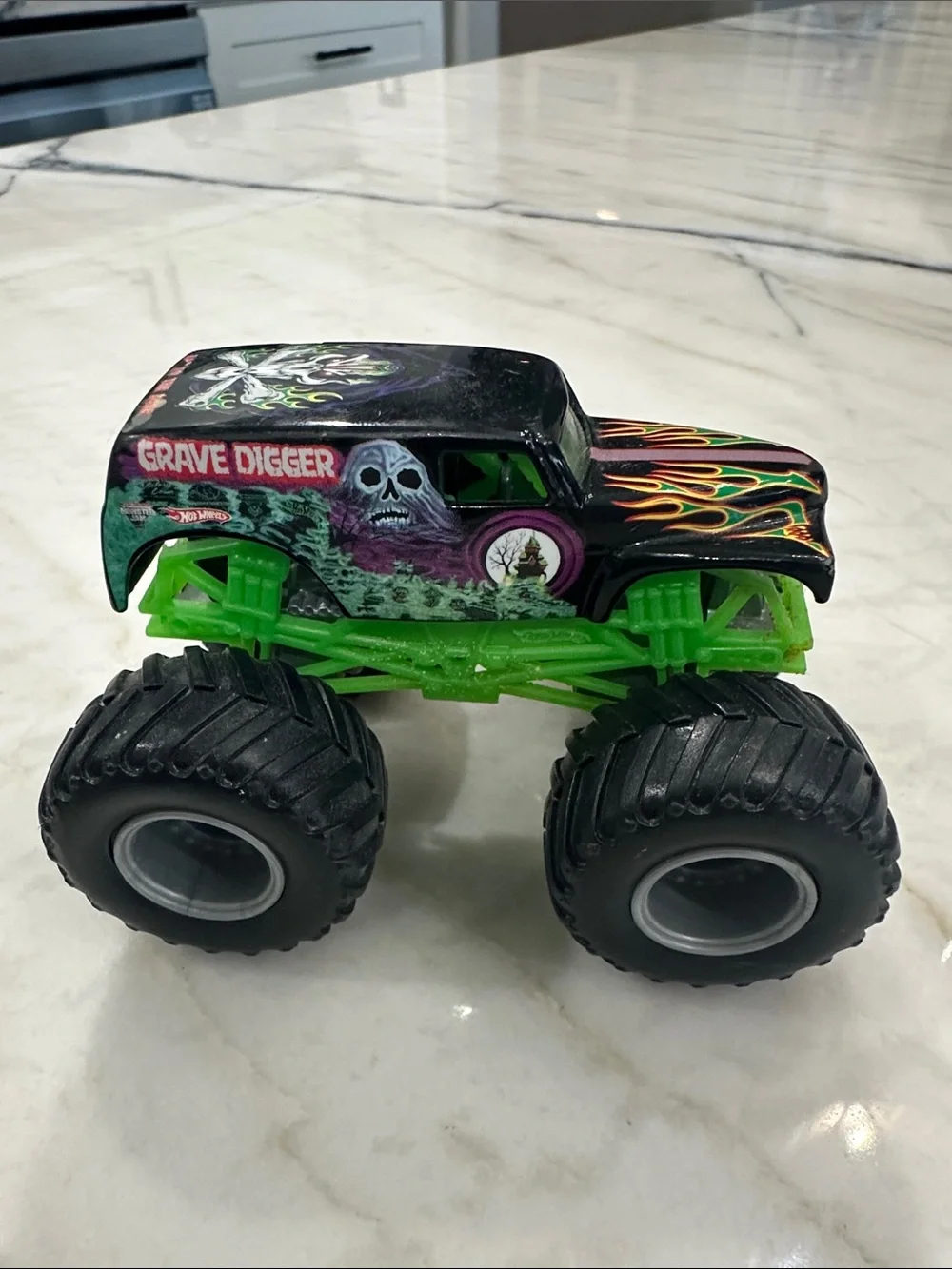 Hot‎ Wheels Monster Jam Truck  Grave Digger 1:64